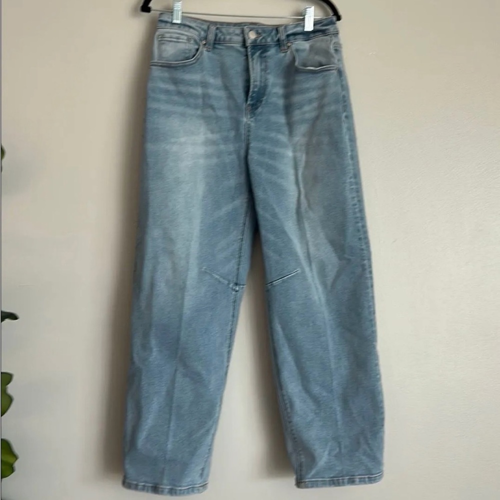 Light Wash barrel leg Jeans
